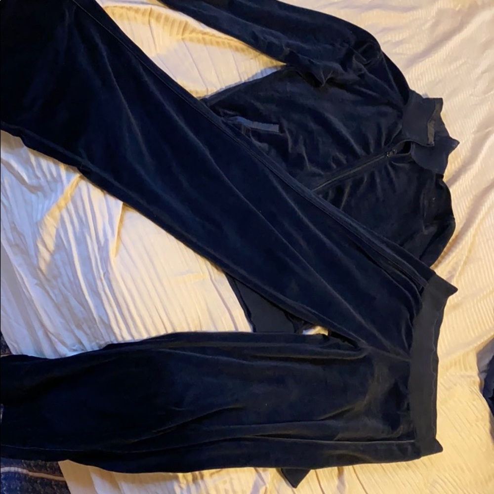 2-piece Lulu Lemon Velour Set
